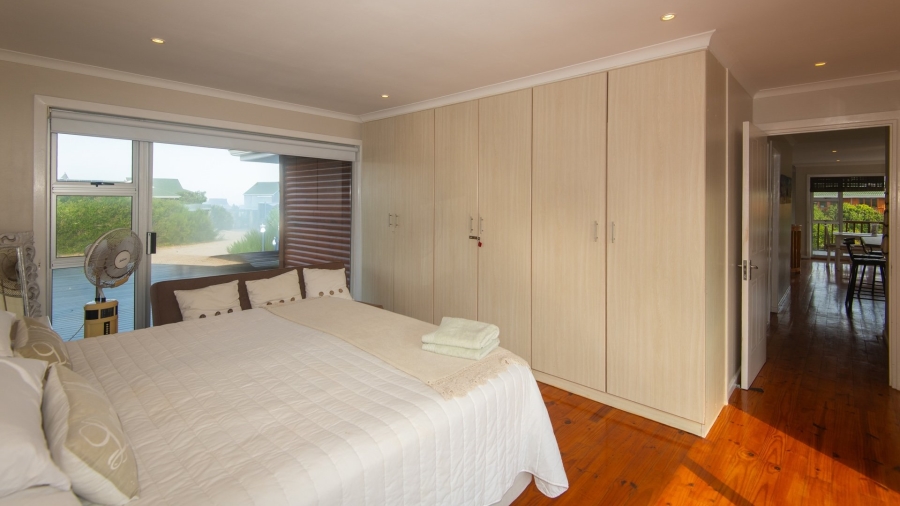 6 Bedroom Property for Sale in Nature On Sea Western Cape